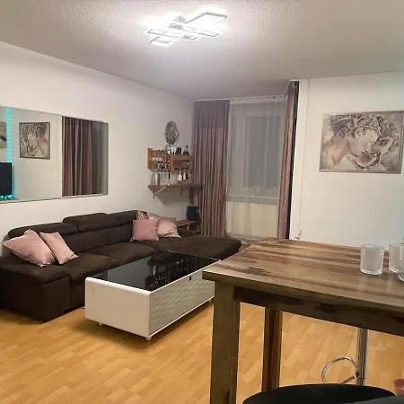 Stilvolle Und Gut Ausgestattete 2-zimmer *