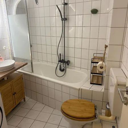Stilvolle Und Gut Ausgestattete 2-zimmer *