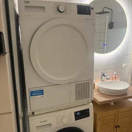 Stilvolle Und Gut Ausgestattete 2-zimmer *