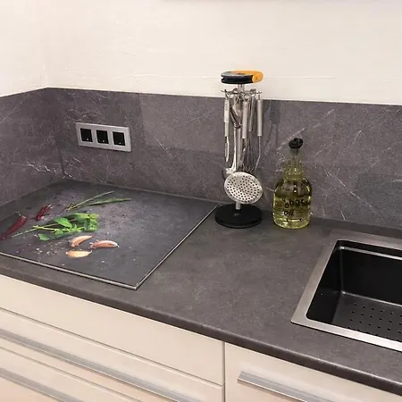 Stilvolle Und Gut Ausgestattete 2-zimmer 아파트 *