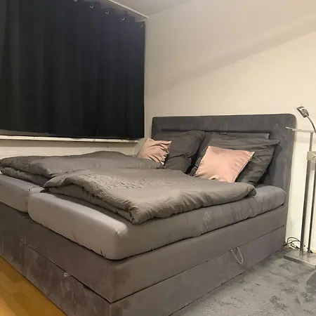 Stilvolle Und Gut Ausgestattete 2-zimmer *