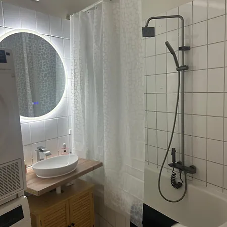 Stilvolle Und Gut Ausgestattete 2-zimmer * Hannover