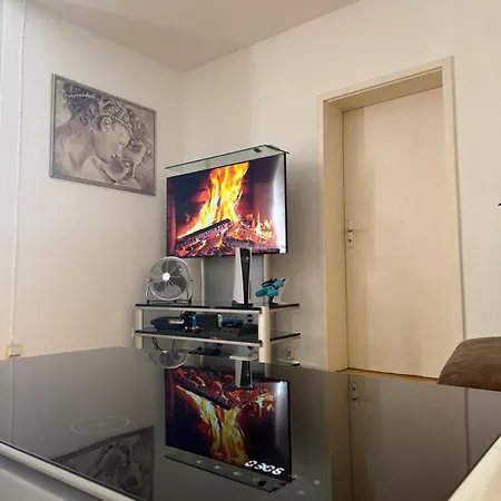 Lejlighed Stilvolle Und Gut Ausgestattete 2-zimmer *